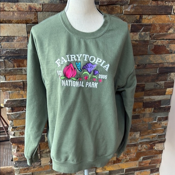 Green Fairytopia 2005 National Park Sweatshirt - Picture 1 of 4